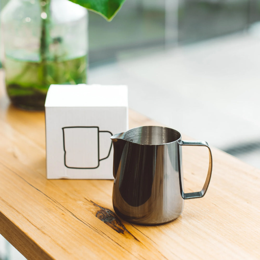 Barista Hustle Pitcher Stealth Black